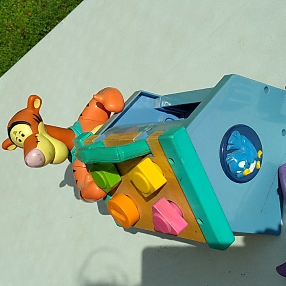 π Tigger & Winnie The Pooh Toy Tool Box 2000 π― - Picture 5 of 16